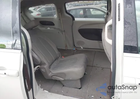 2017 Chrysler Pacifica Touring из США, поврежденный, VIN 2C4RC1DG2HR794660